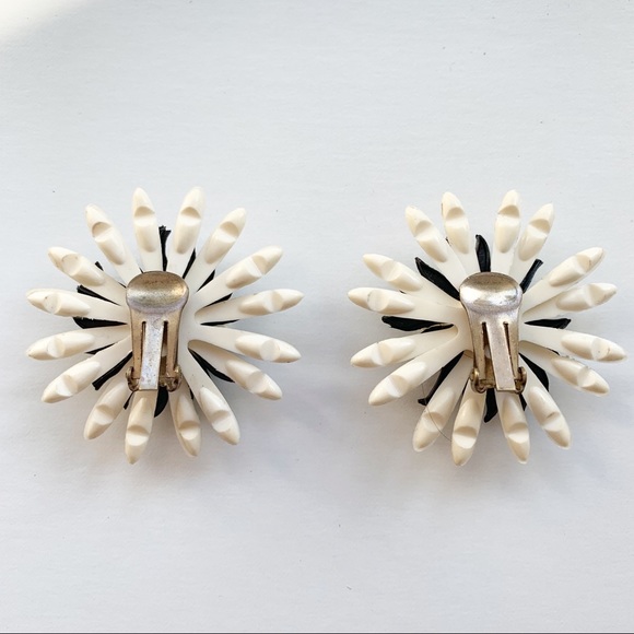 Floral Earrings || Black & White Floral Statement - Picture 5 of 5